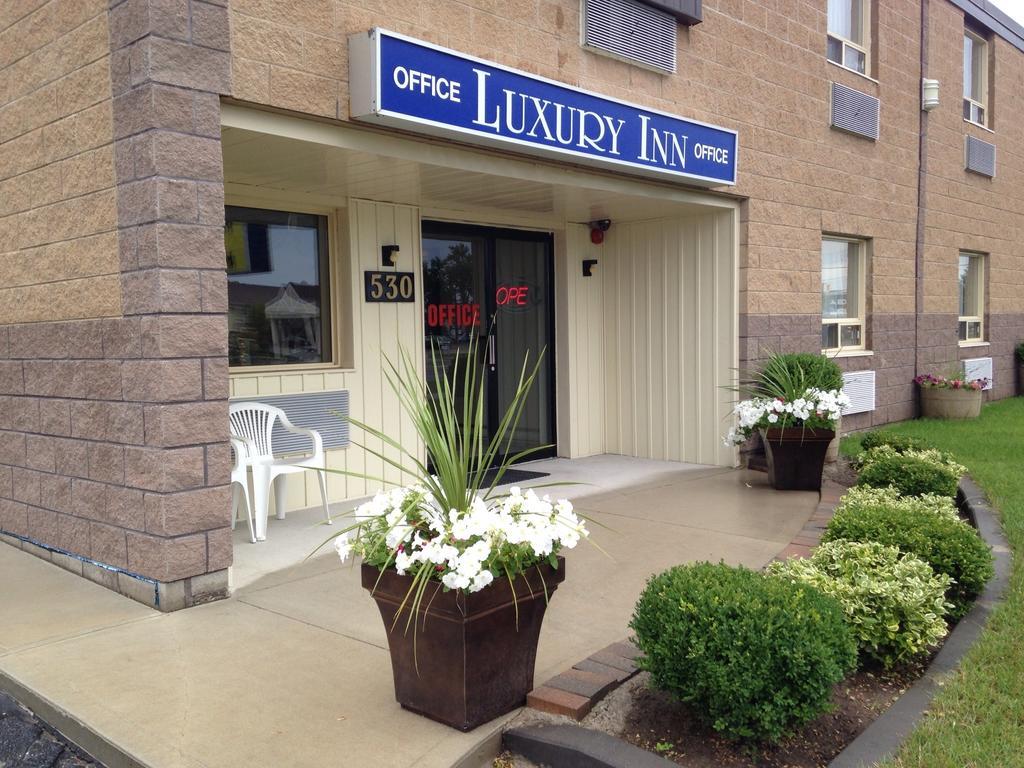 Luxury Inn 1/16