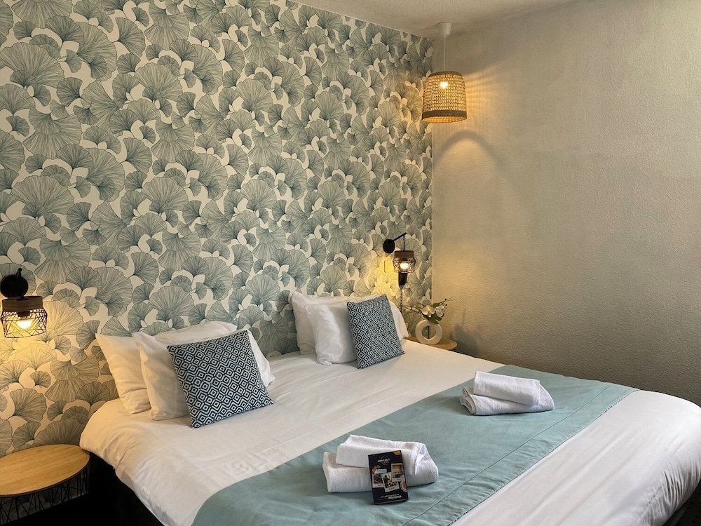 Room at Gil De France, AGDE