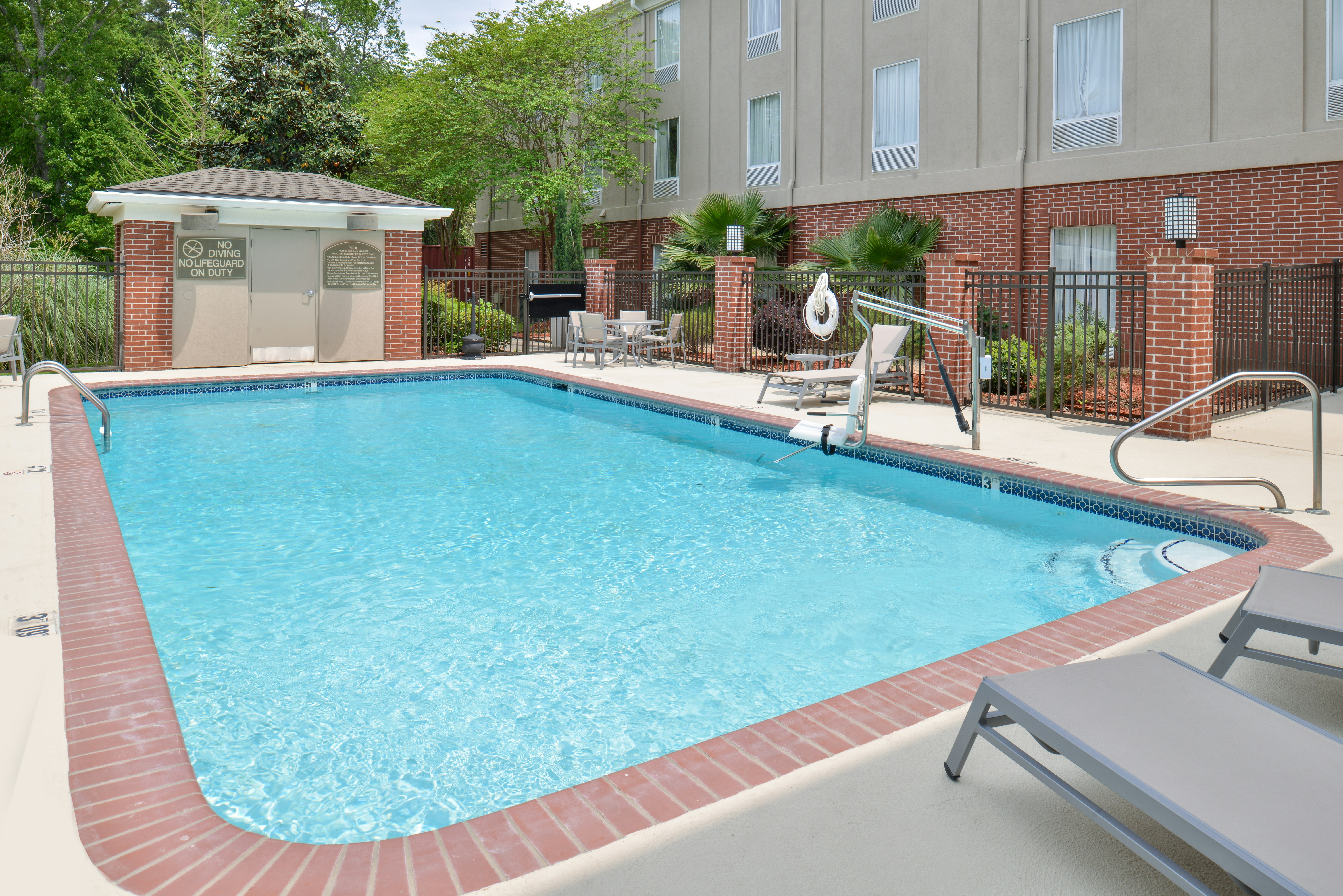 Holiday Inn Express Hotel And Suites Lafayette 48/49