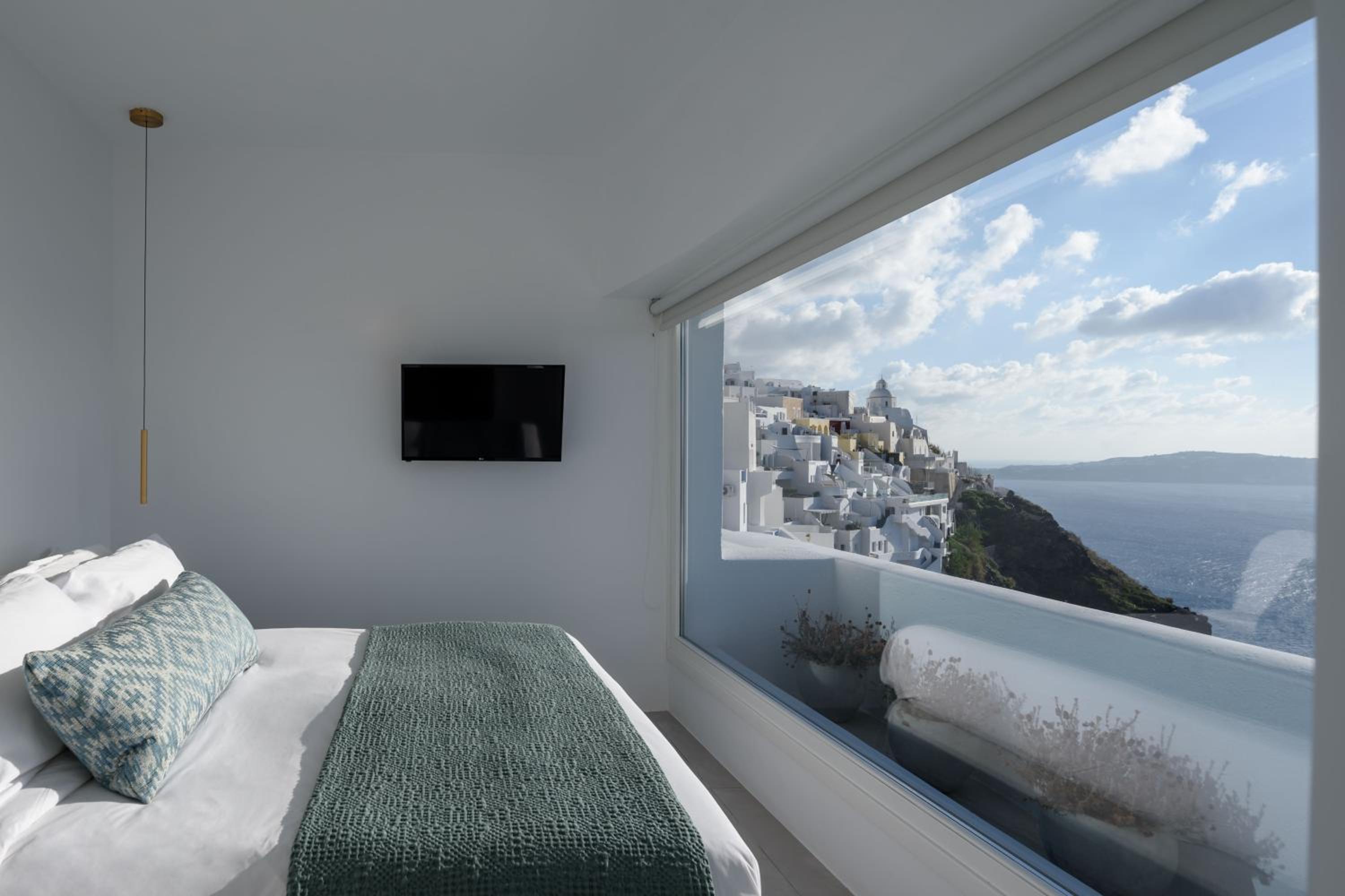 Suite, King Bed, Caldera View, Outdoor Jetted Tub, Balcony