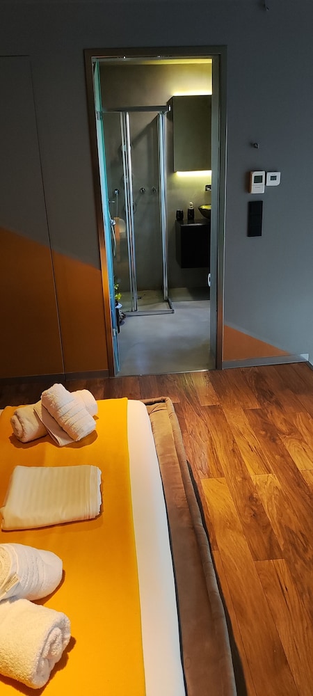 Athina Art Apartments 9/43