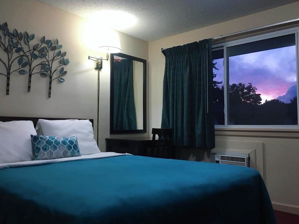 Swiss Cottage Inn 8/46