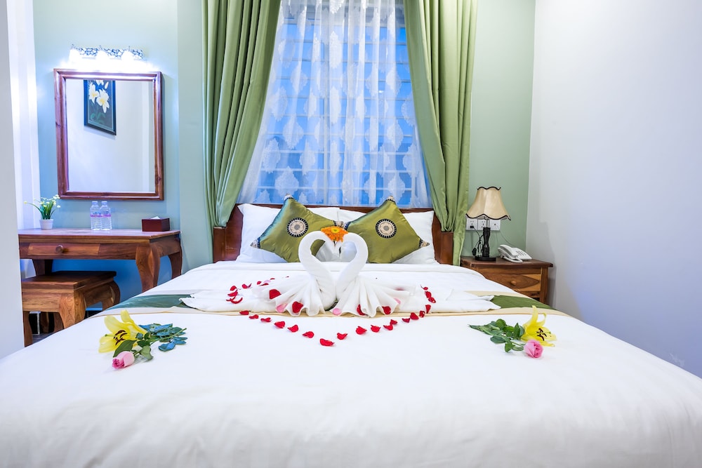 ROOM, SINGLE
