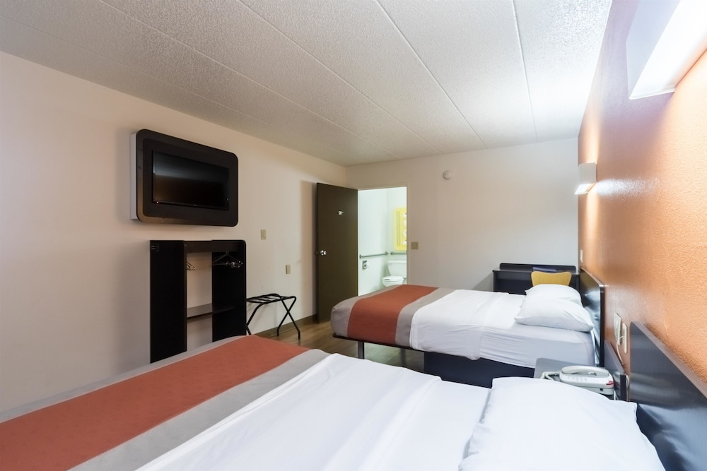 Motel6 Crawfordsville, IN 35/51