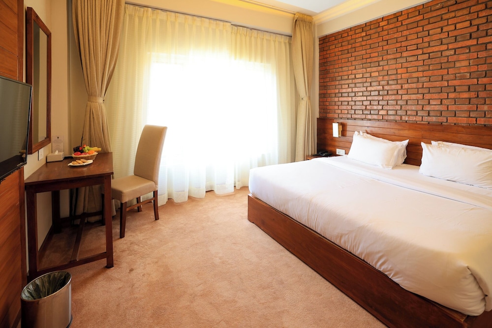 PREMIUM, DOUBLE OR TWIN BED