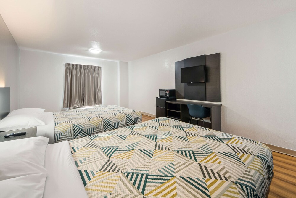 Motel6 Laredo, TX - North I-35 23/55
