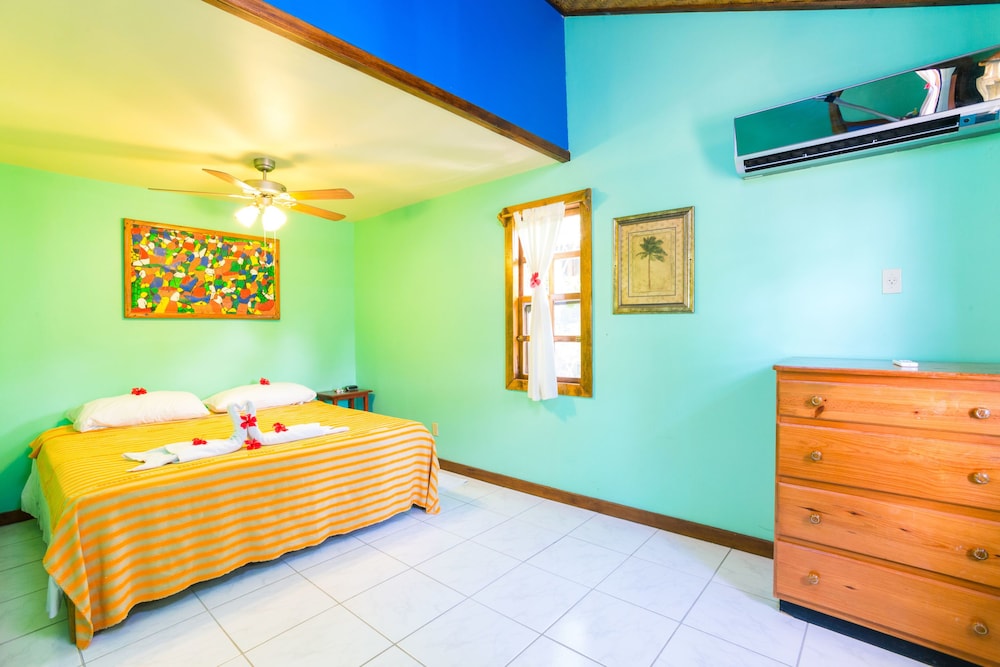 Bananarama Dive and Beach Resort 4/47
