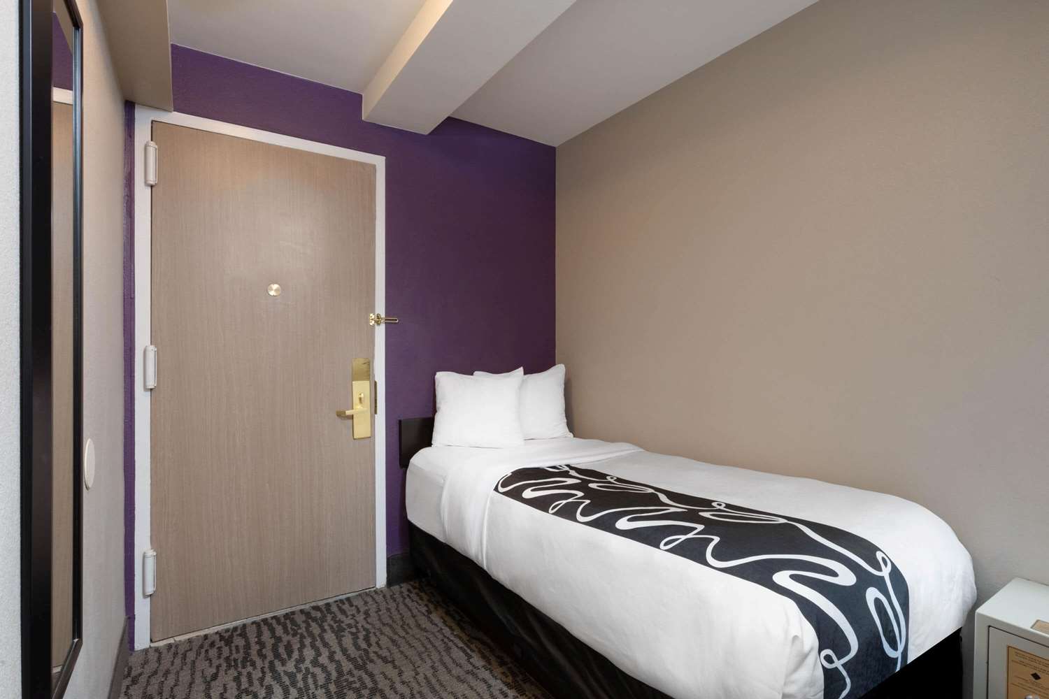 La Quinta Inn & Suites by Wyndham New York City Central Park 13/61