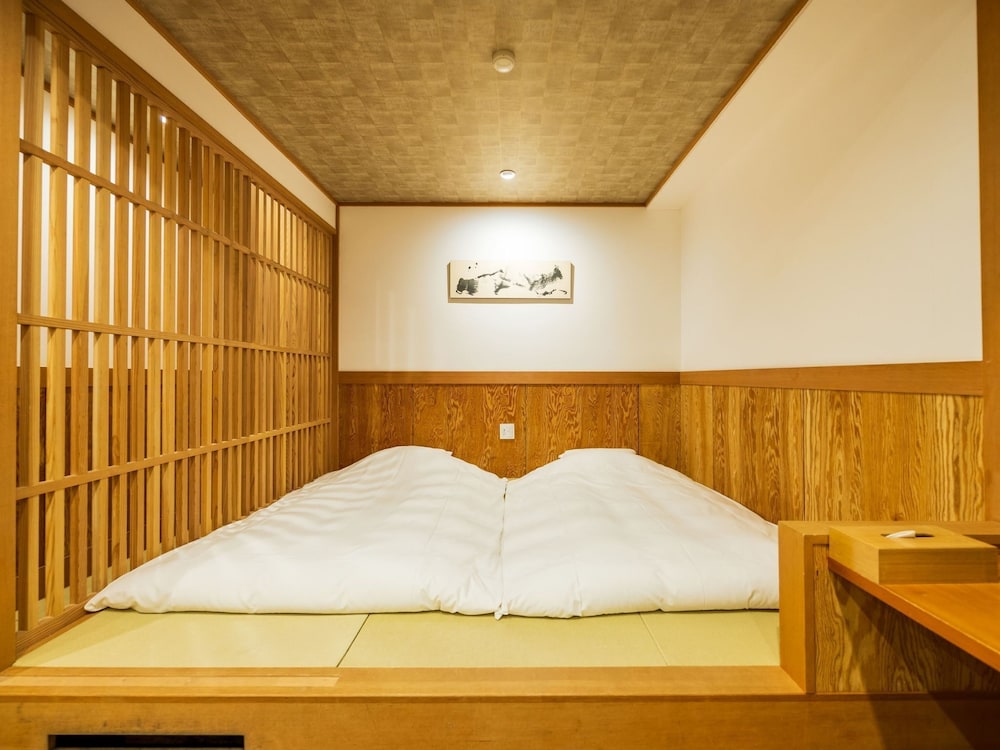 Japanese, Luxury, 4 Futon Beds, Outdoor Bath