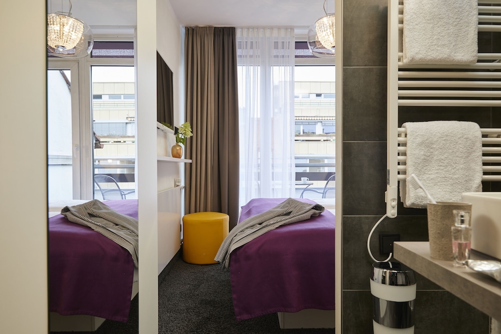 LOFT, STANDARD, QUEEN BED