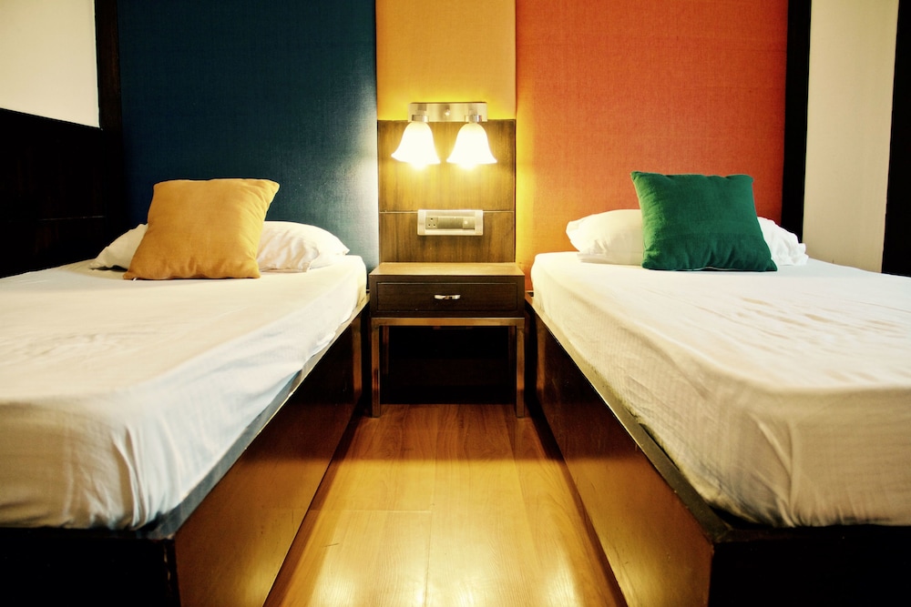 Stops Hostels- New Delhi 9/47