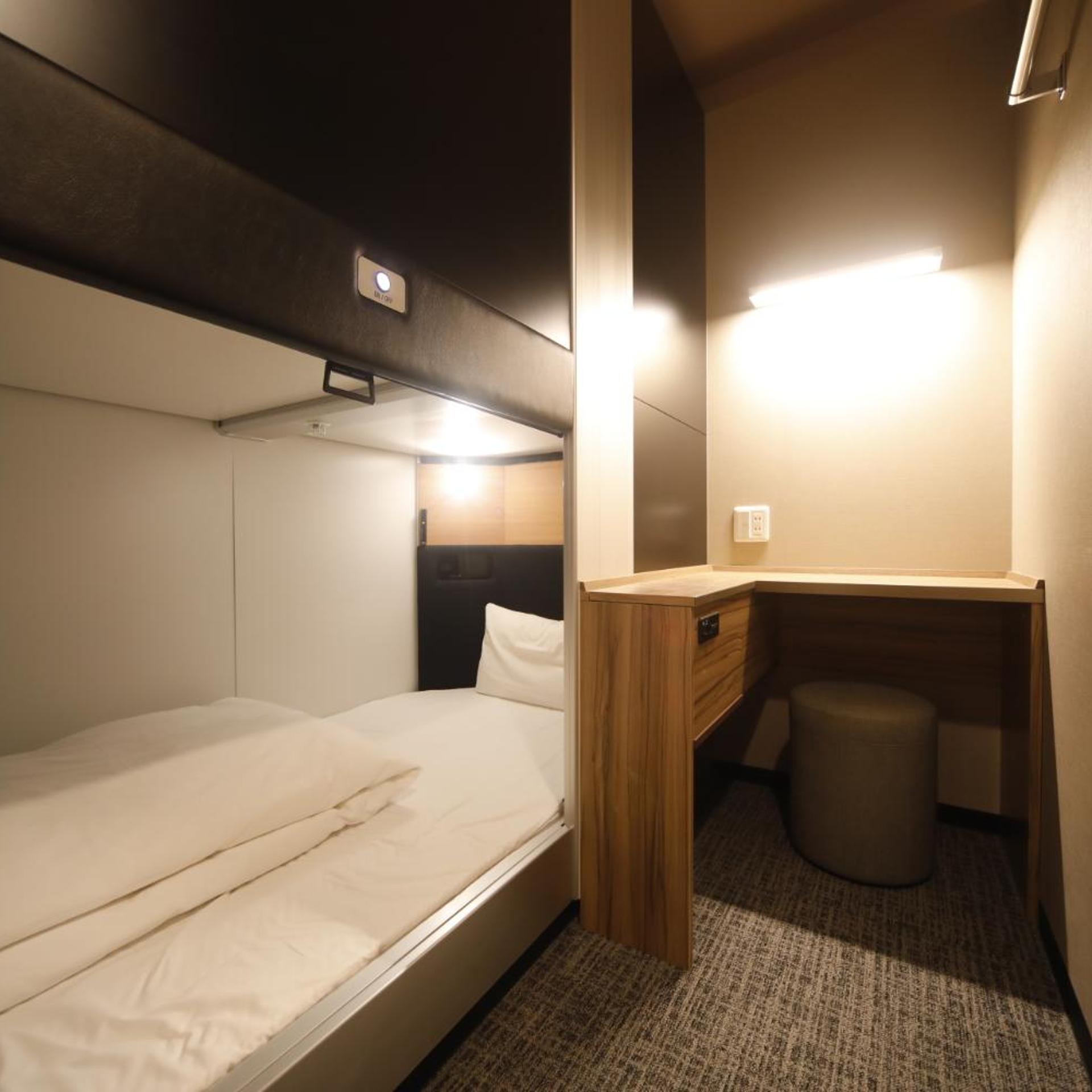 Capsule, Male Dorm, Cabin