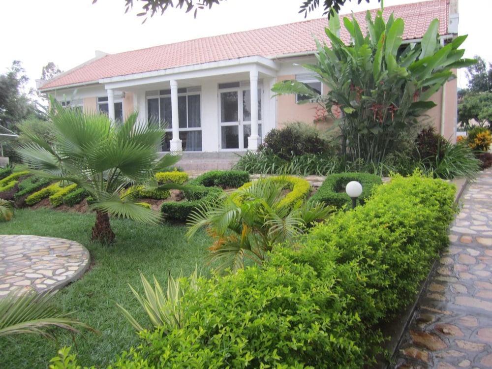 Wagga Resort Hotel 29/40