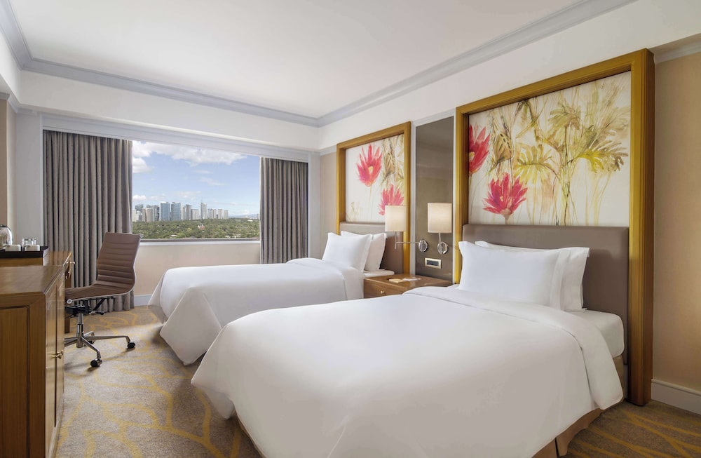 Dusit Thani Manila 24/72