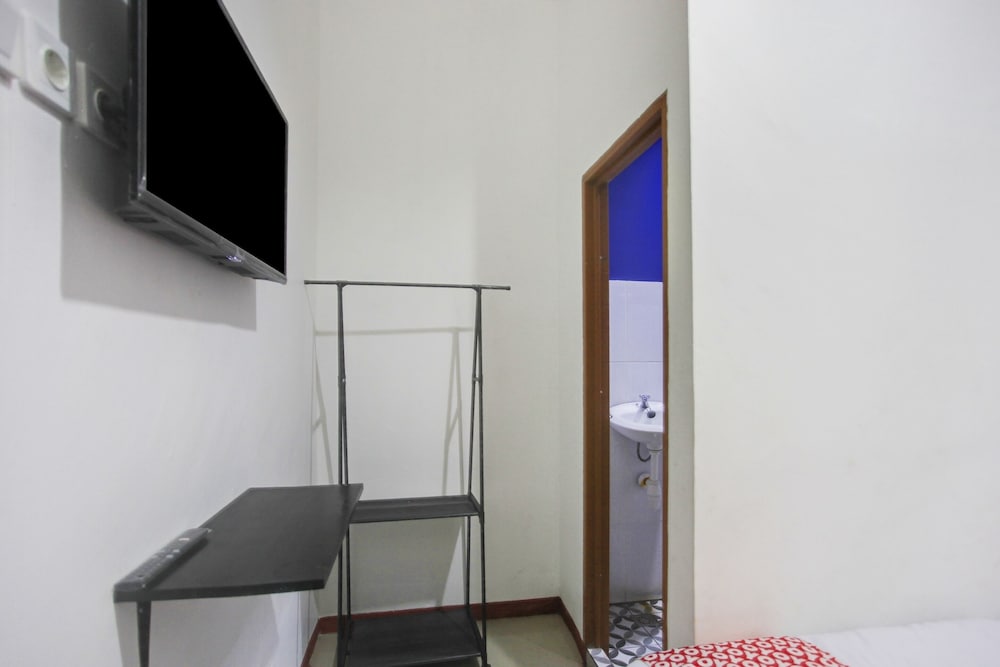 OYO 3456 Citara Jaya Guesthouse 18/26