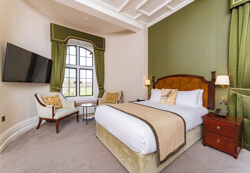 The Elvetham Hotel 37/84