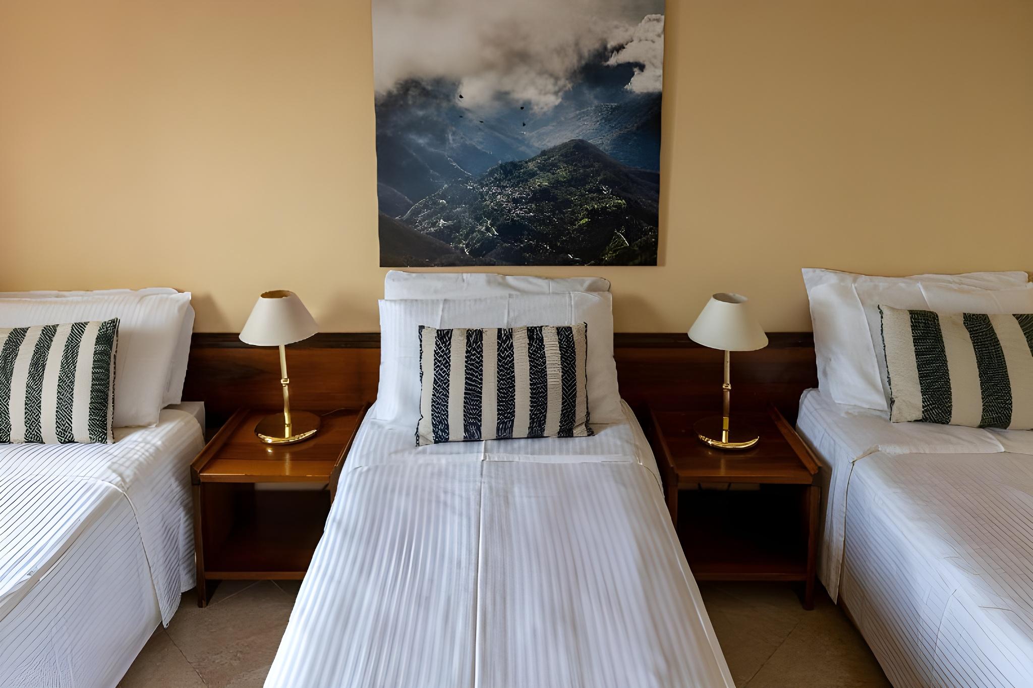 ROOM, TRIPLE