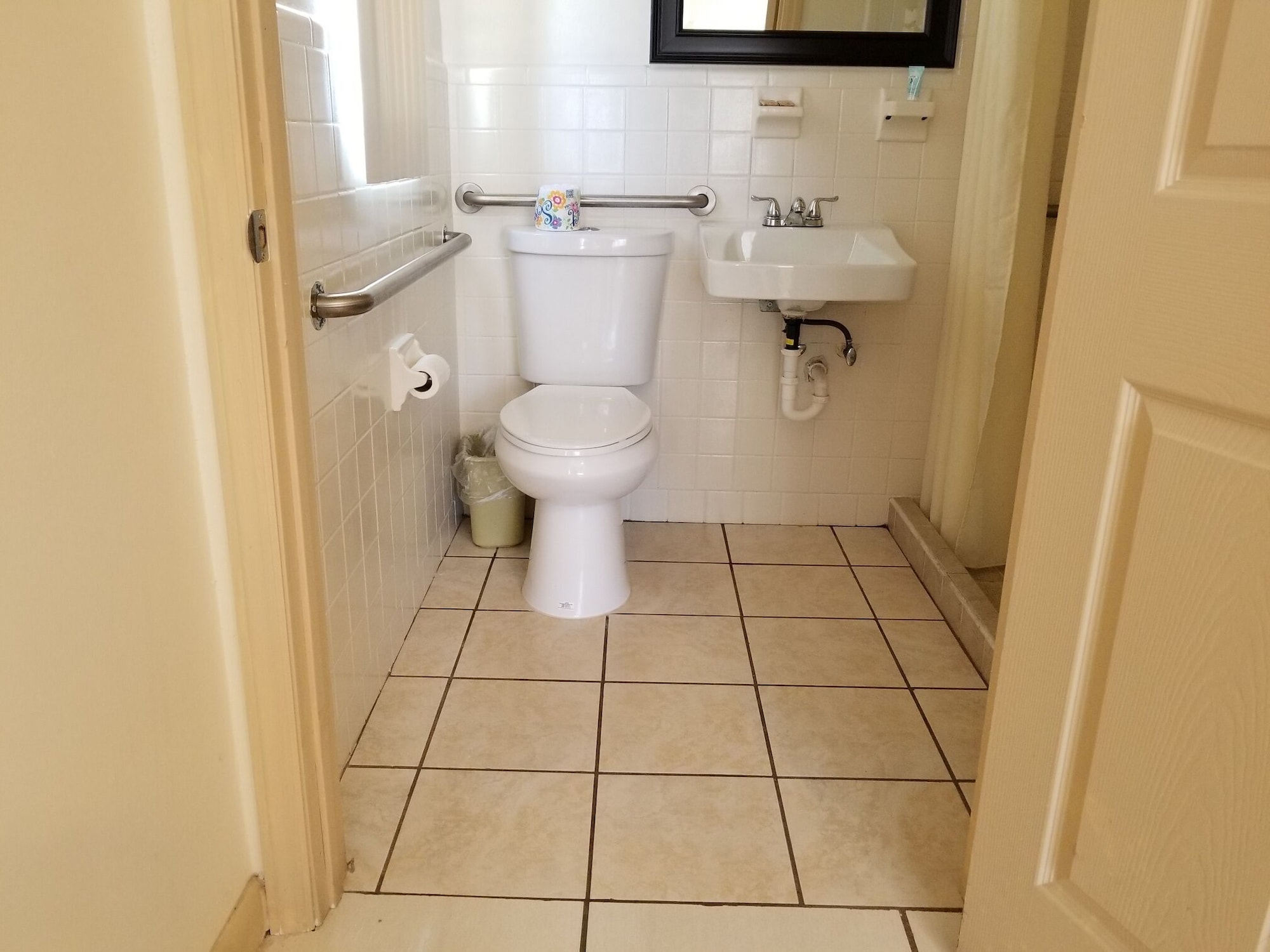Economy, Single, Double Bed, Accessible, Parkway Inn Airport Motel 3/4