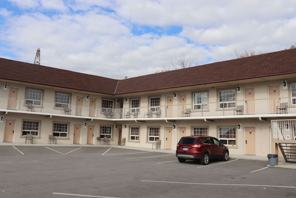 Falls Lodge by the Falls 3/72