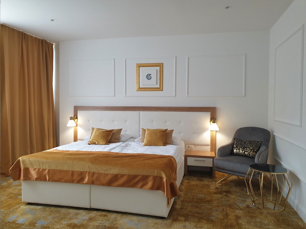 Hotel Corner 23/58