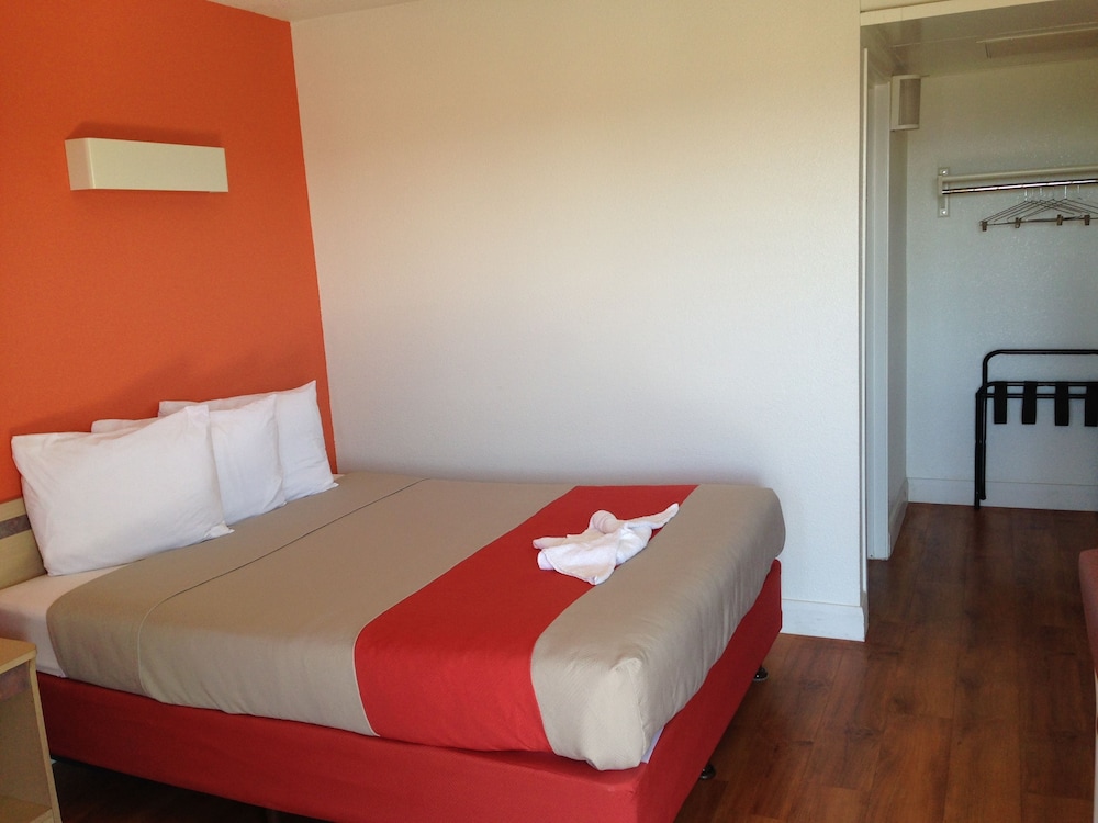 Motel6 Saint George, UT - University/Historic Downtown 19/53
