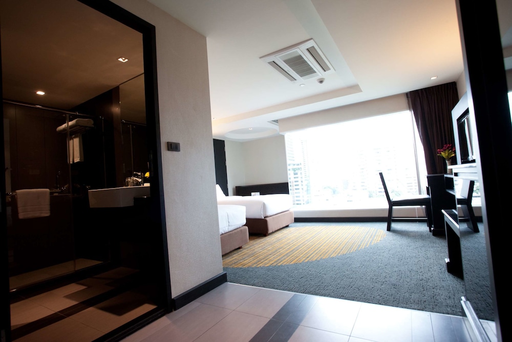 Golden Tulip Mandison Suites 16/59
