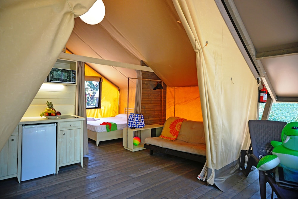 PARADU TUSCANY ECORESORT 18/86