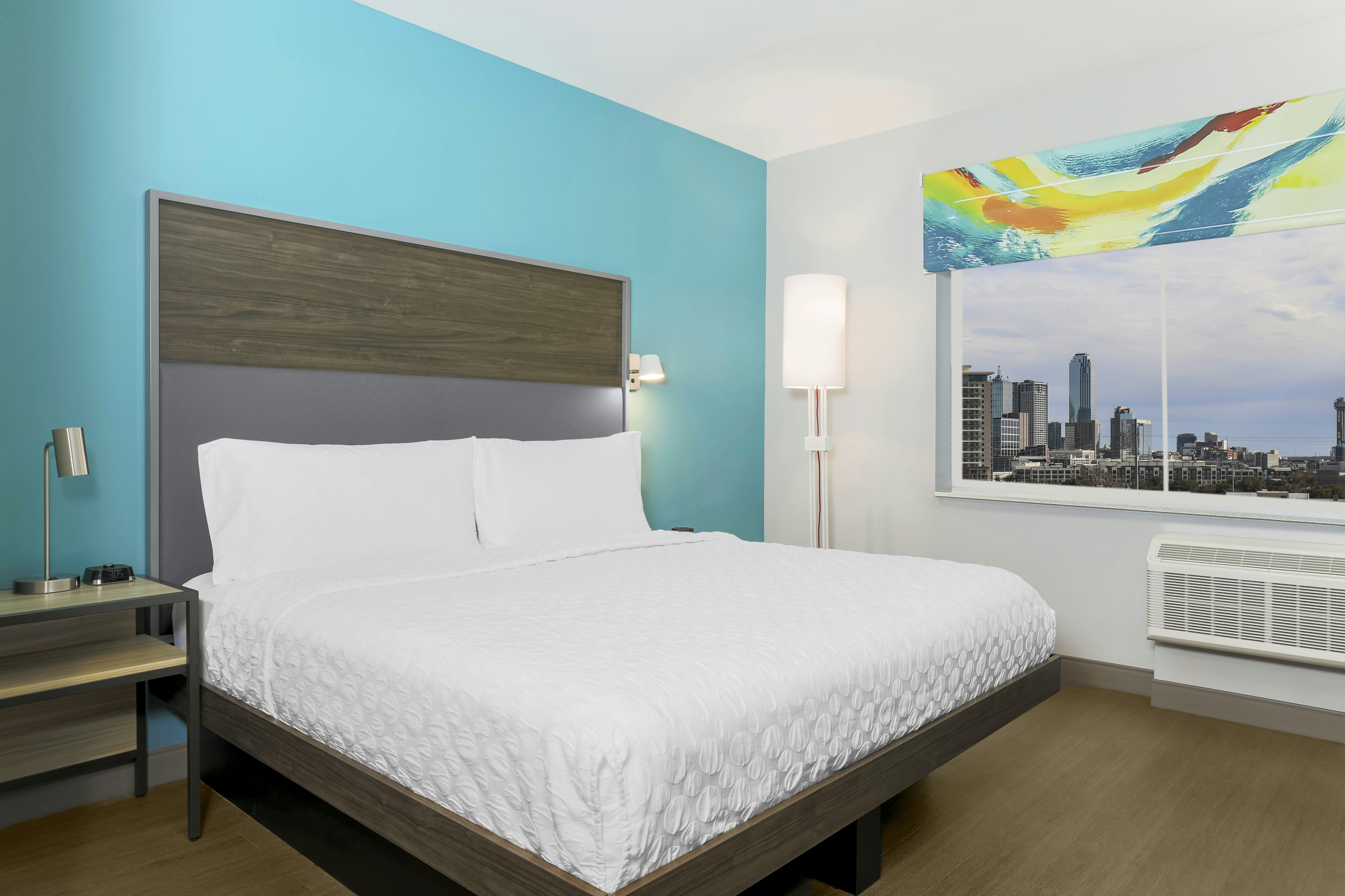 ROOM, KING BED