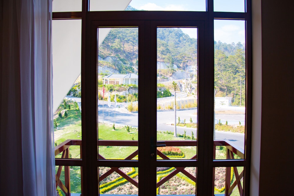Swiss-Belresort Tuyen Lam Dalat 42/76