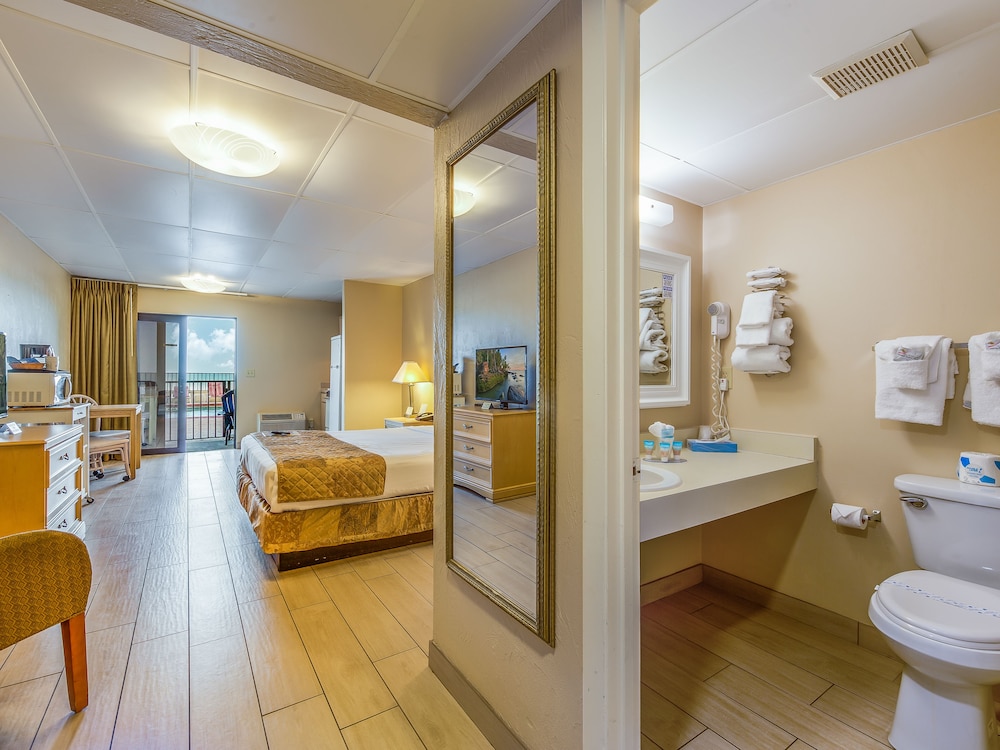 Beachside Hotel 47/60