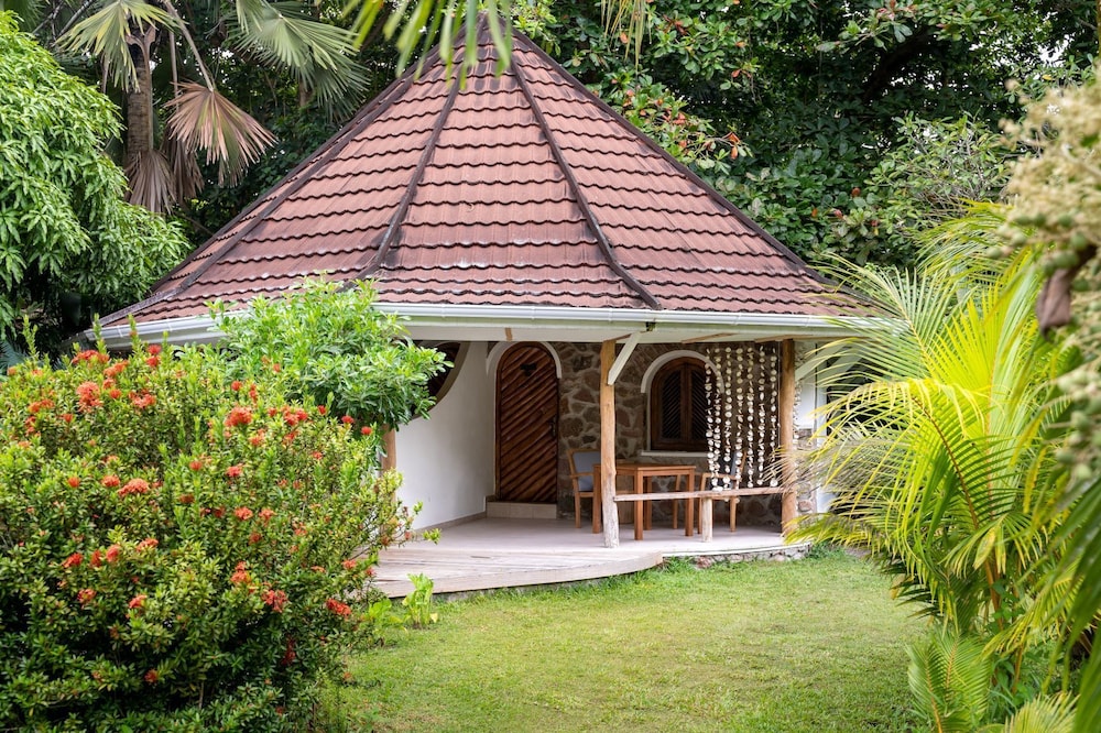 Bliss Praslin Seychelles 3/68