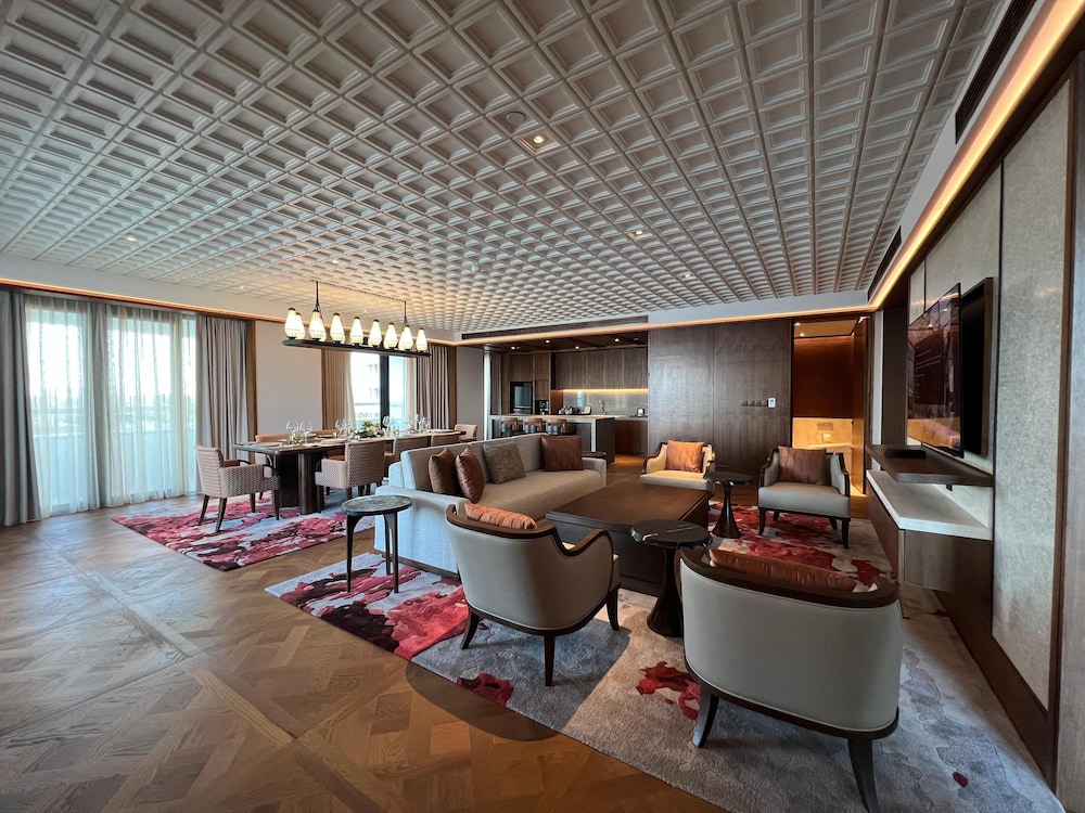 Bali Beach Hotel 33/50