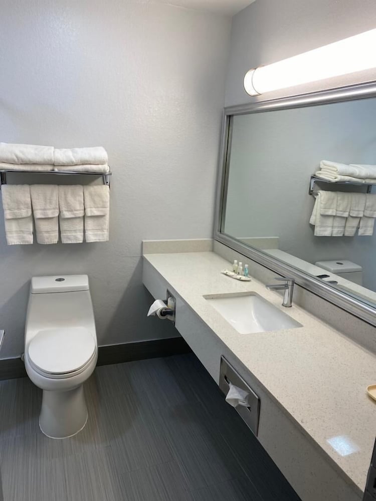 Quality Inn Bastrop, TX 16/42