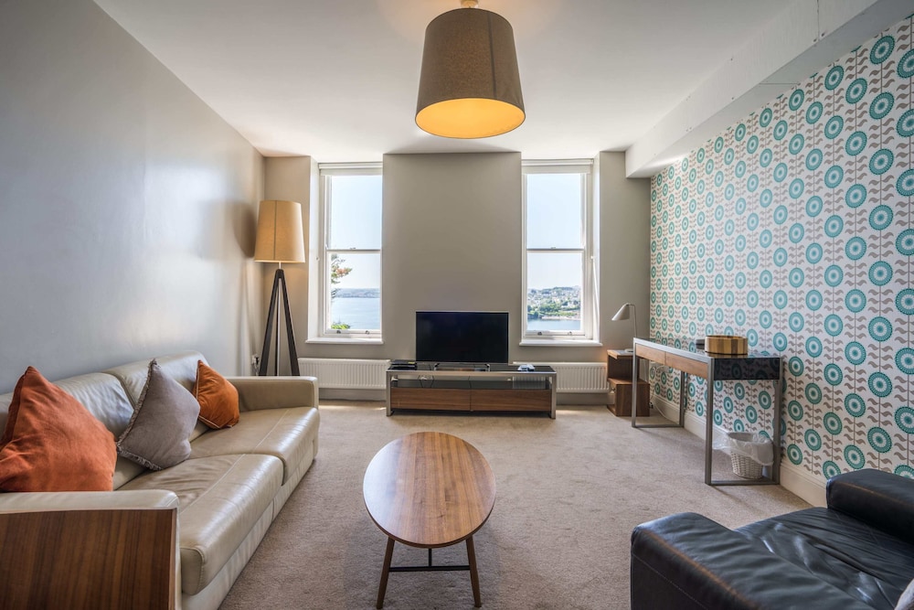 Astor House 21/50