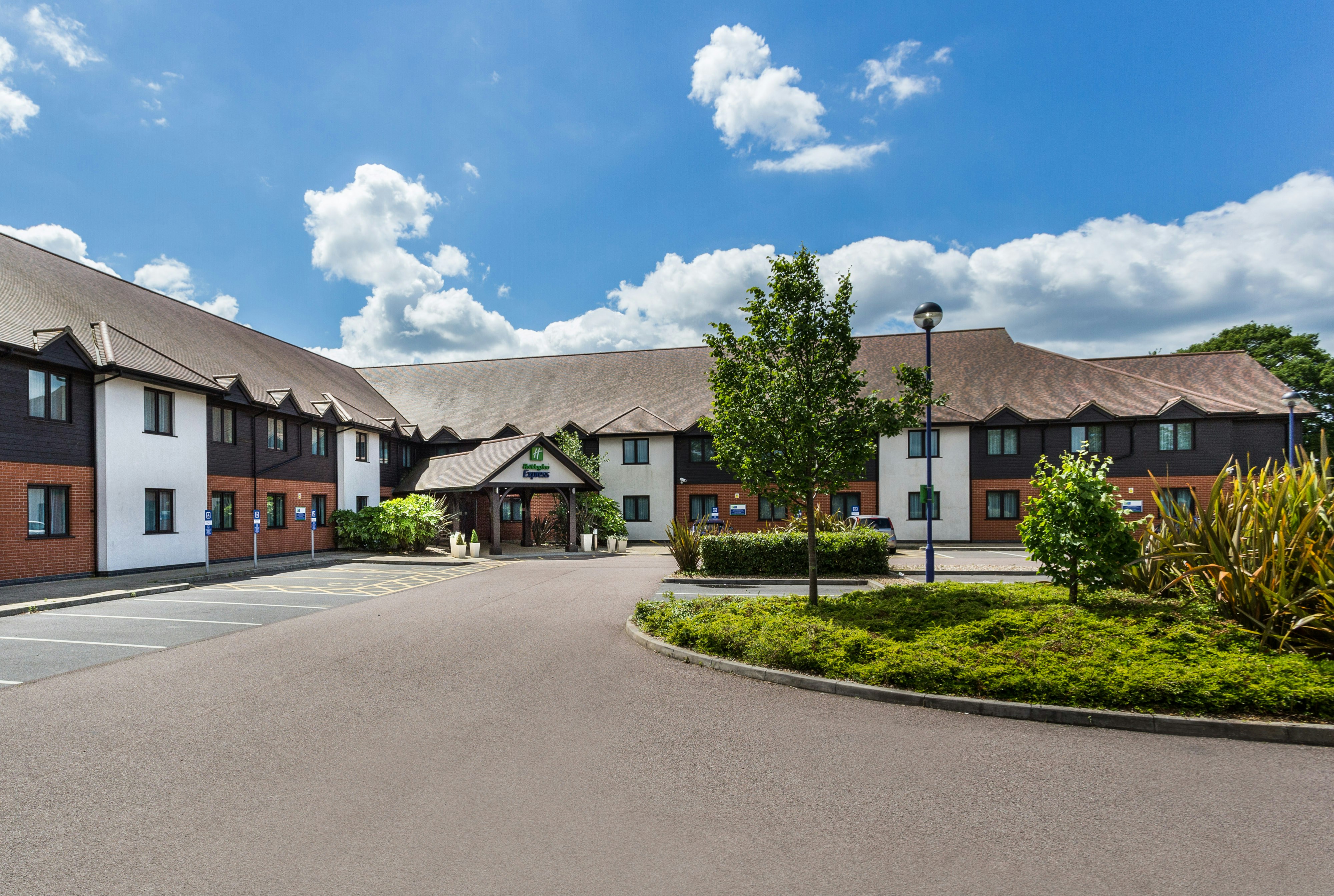 HOLIDAY INN EXPRESS COLCHESTER 33/33