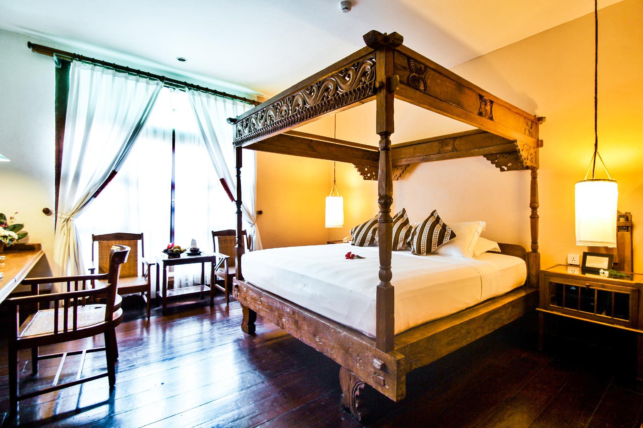 East, Suite, King Bed