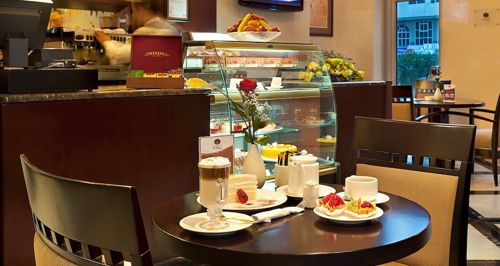 restaurant-cafeteria