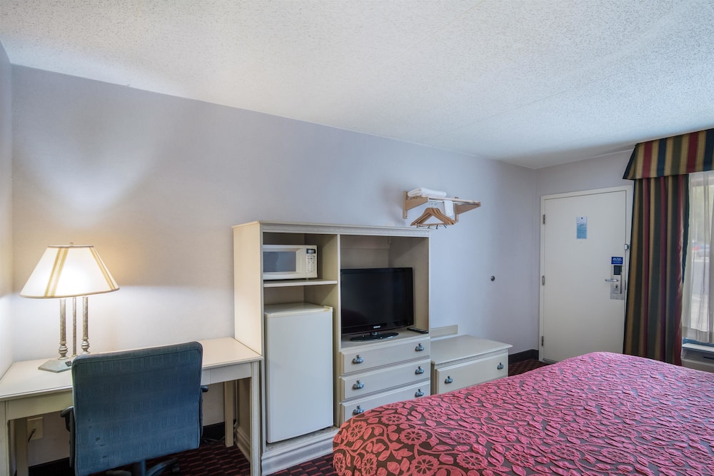 Motel6 London, KY 44/52
