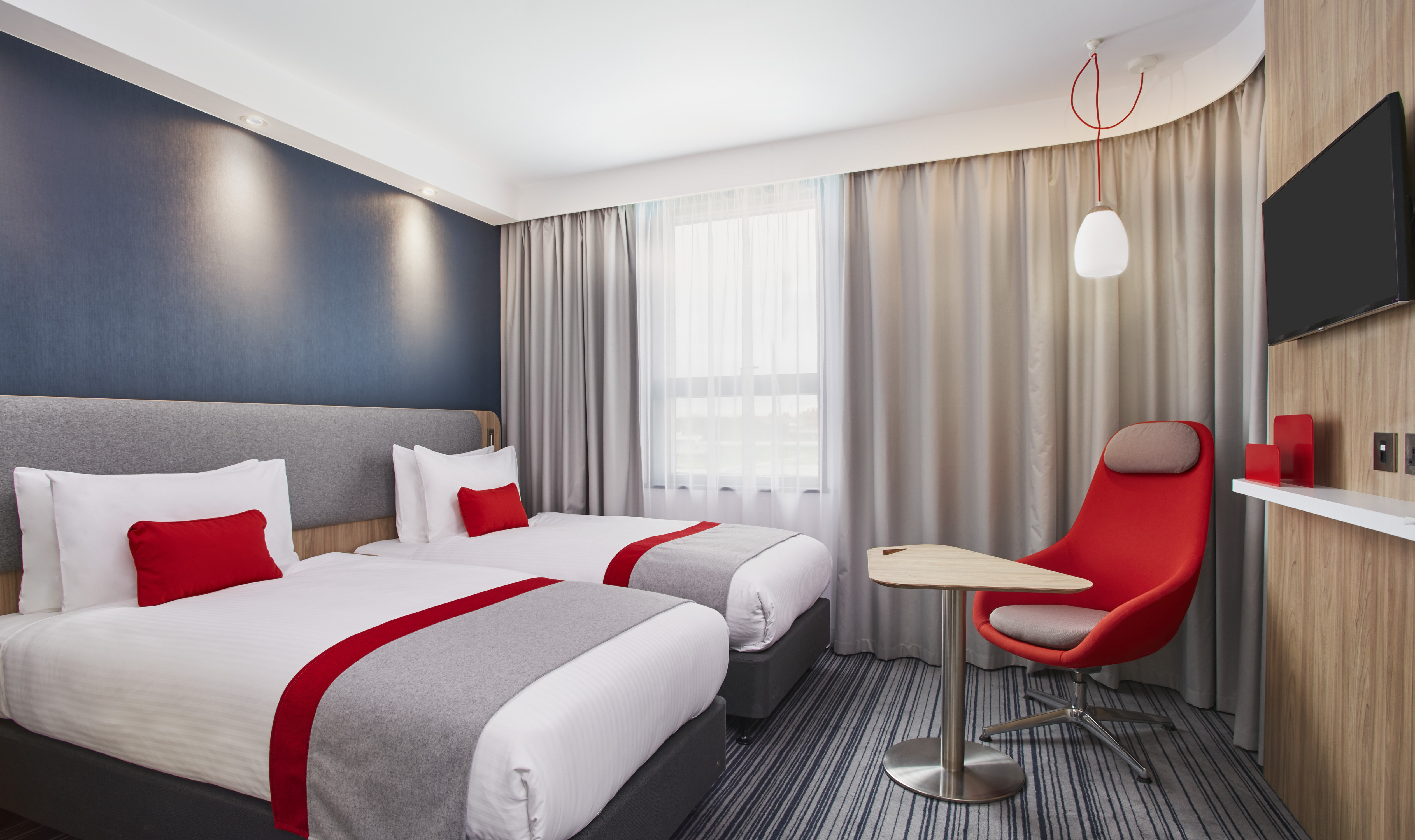 HOLIDAY INN EXPRESS DUBLIN CITY CENTRE 34/71