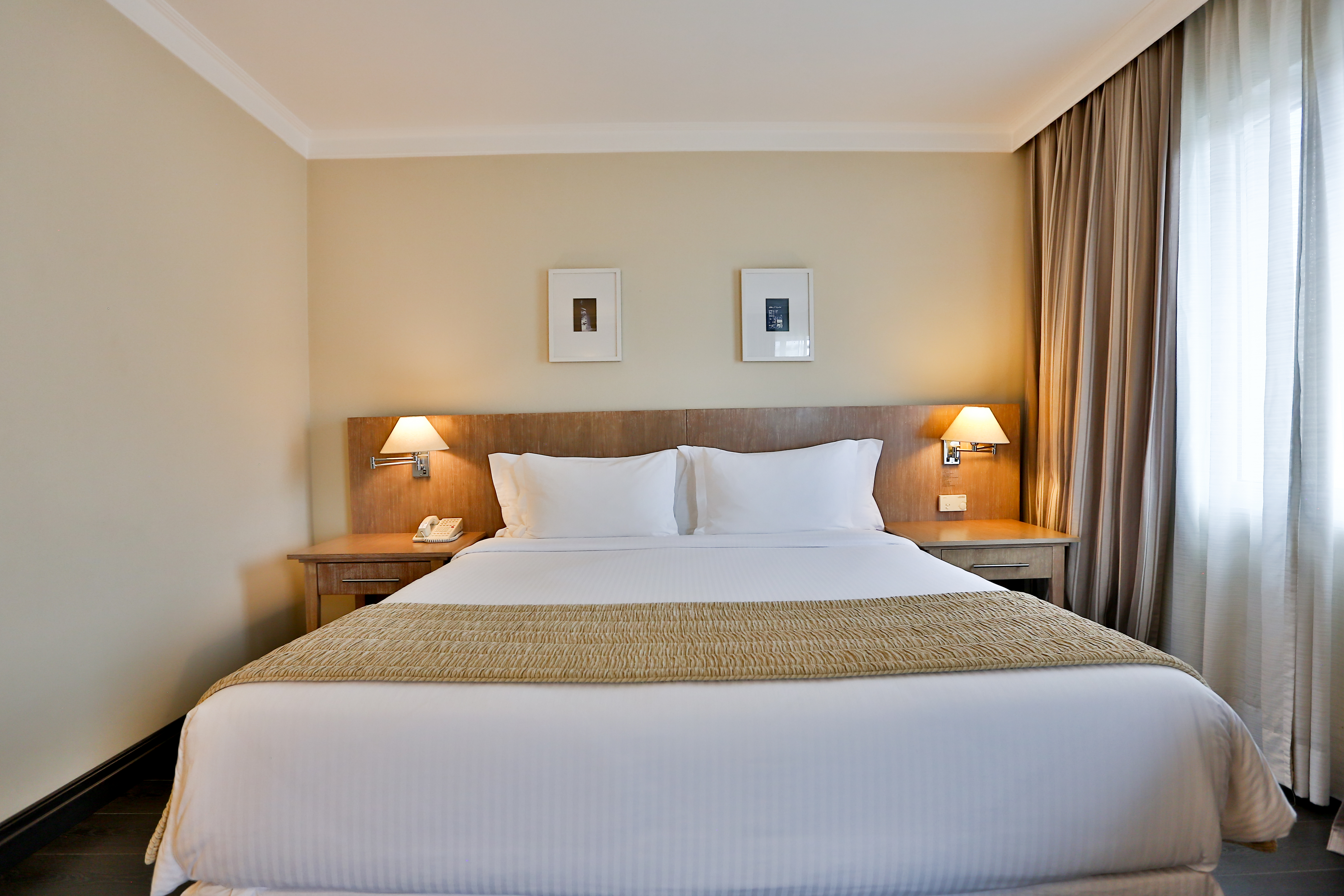 Deluxe, Double Bed