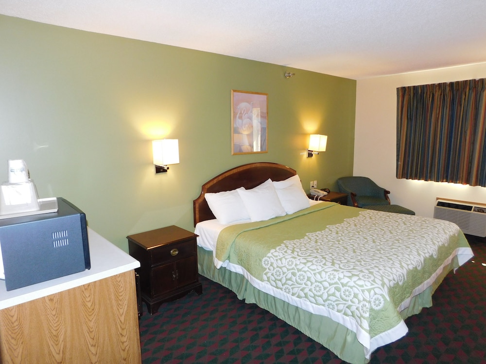 Days Inn by Wyndham Lexington NE 15/46