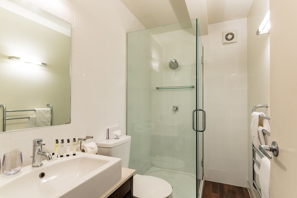 Sea Spray Suites 58/61