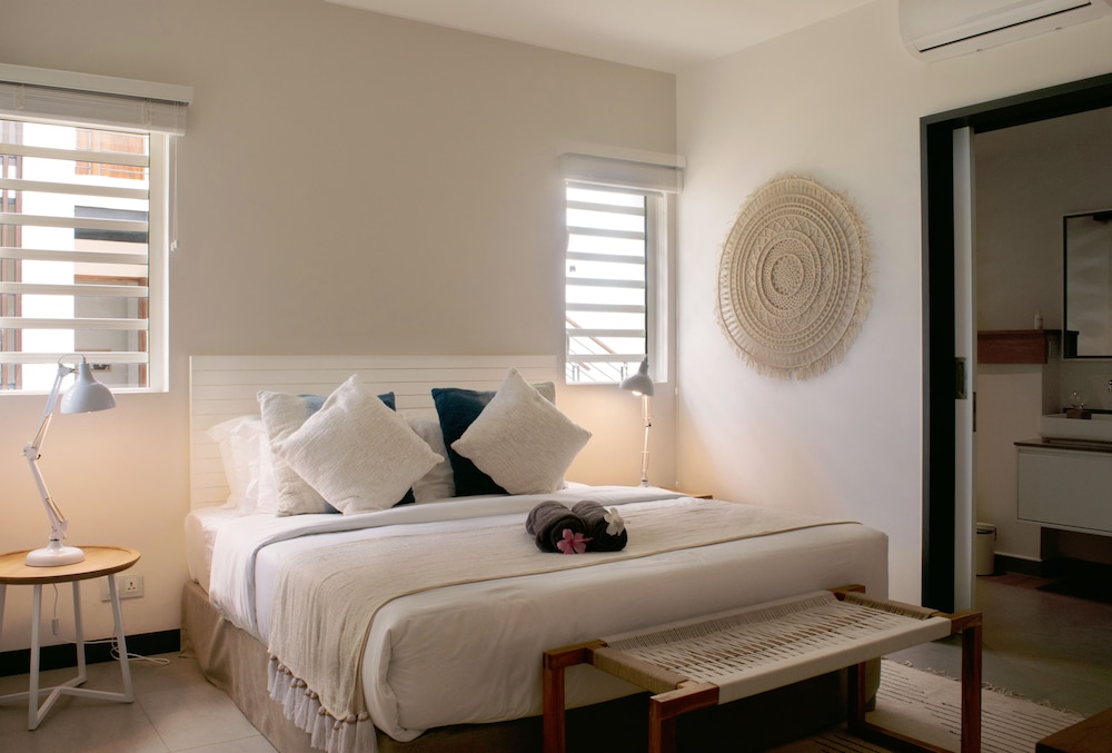 O Biches by Horizon Holidays 17/48