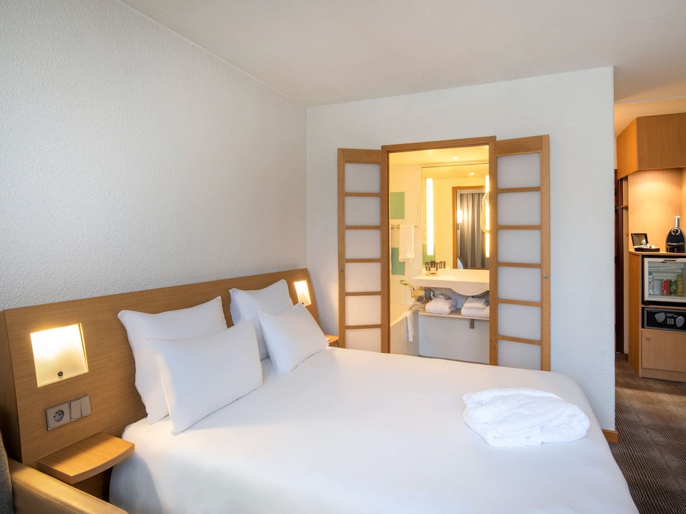 NOVOTEL EVRY COURCOURONNES 15/47