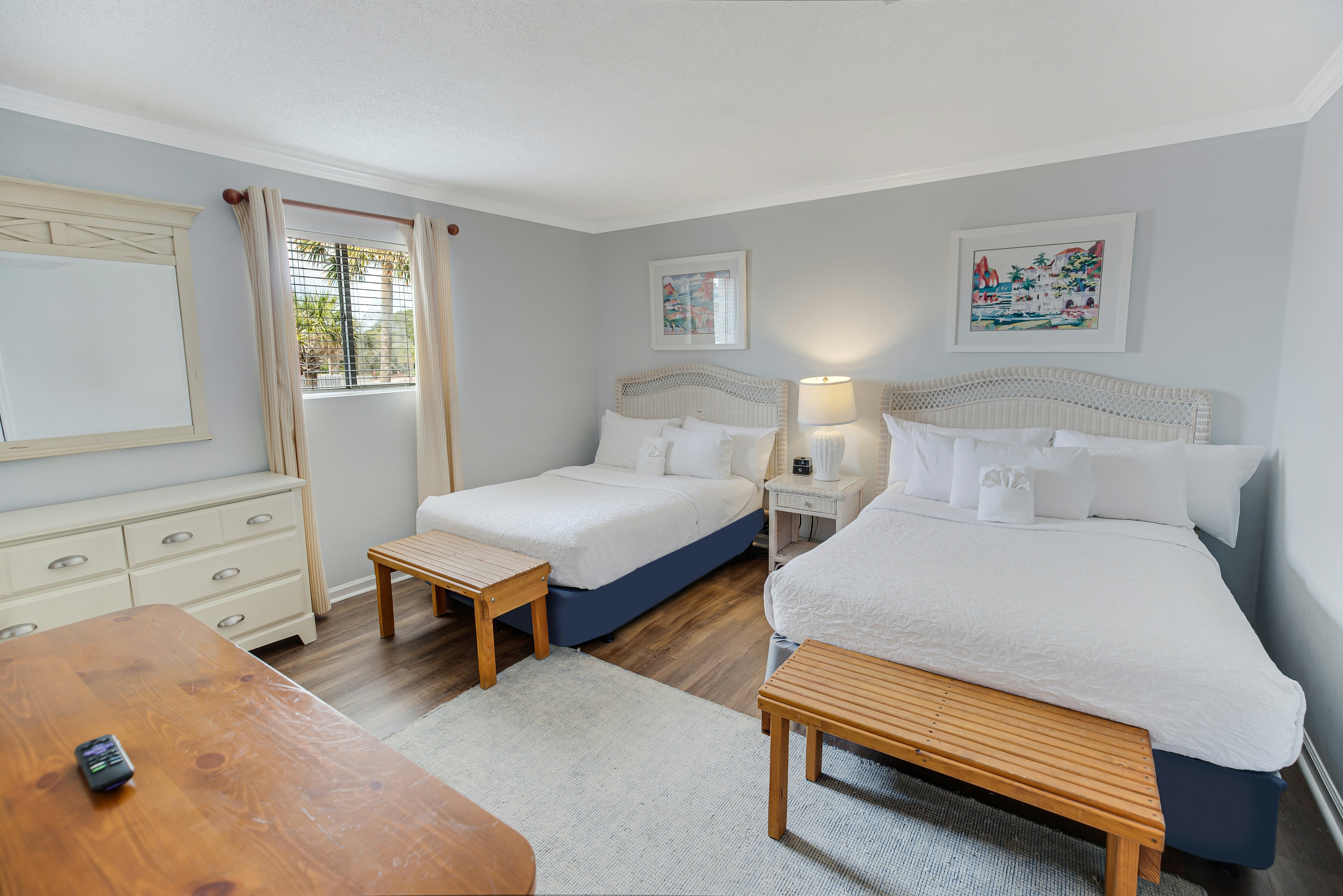The Oceanfront Litchfield Inn 25/75