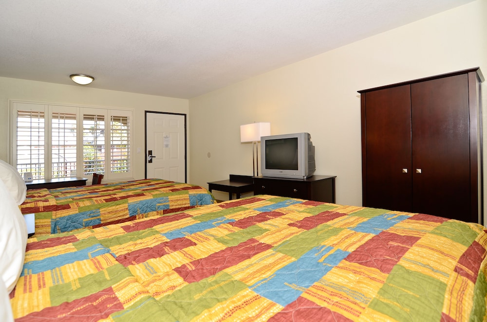 Rodeway Inn Convention Center 23/32