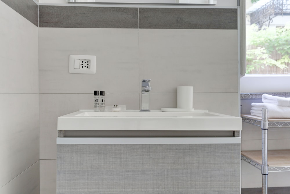 Santi Quattro Apartment & Rooms - Colosseo 48/49