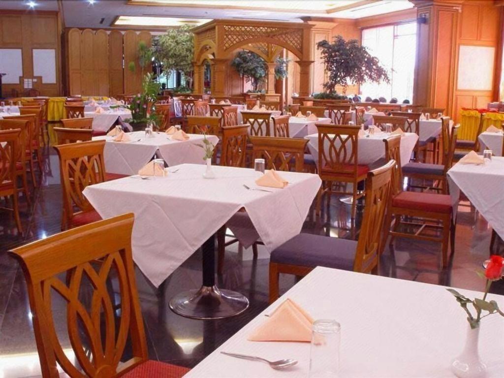 Pathumthani Place Hotel 23/34