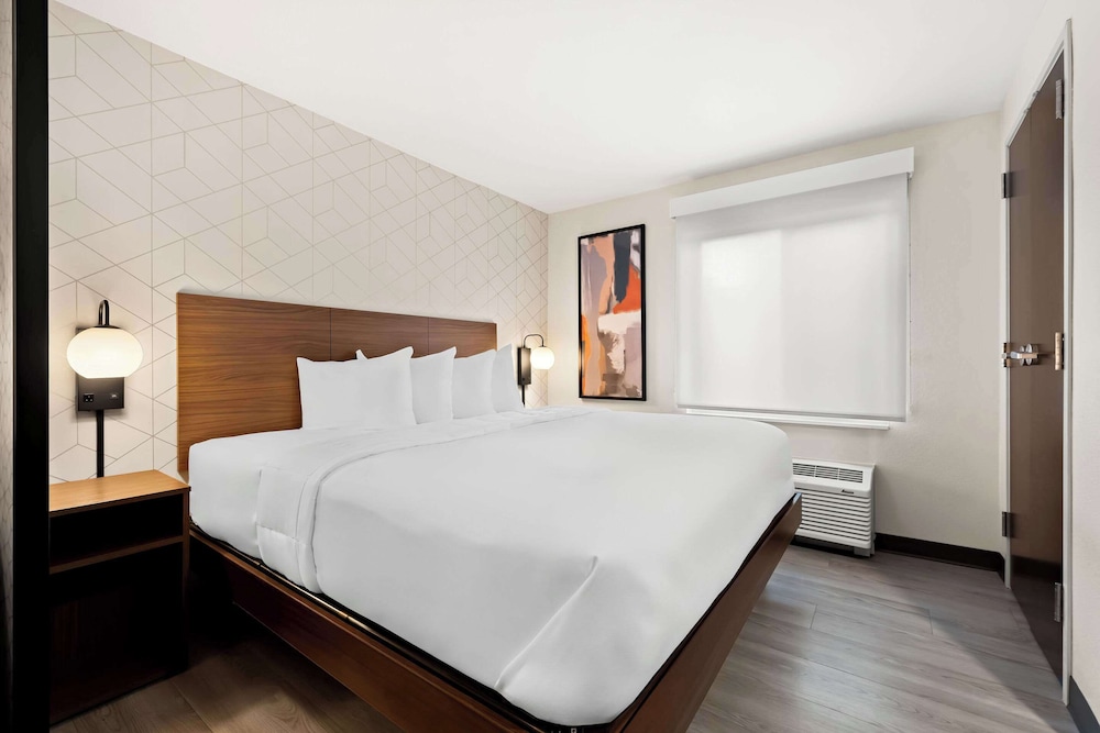 Everhome Suites Huntsville - Research Park 18/60