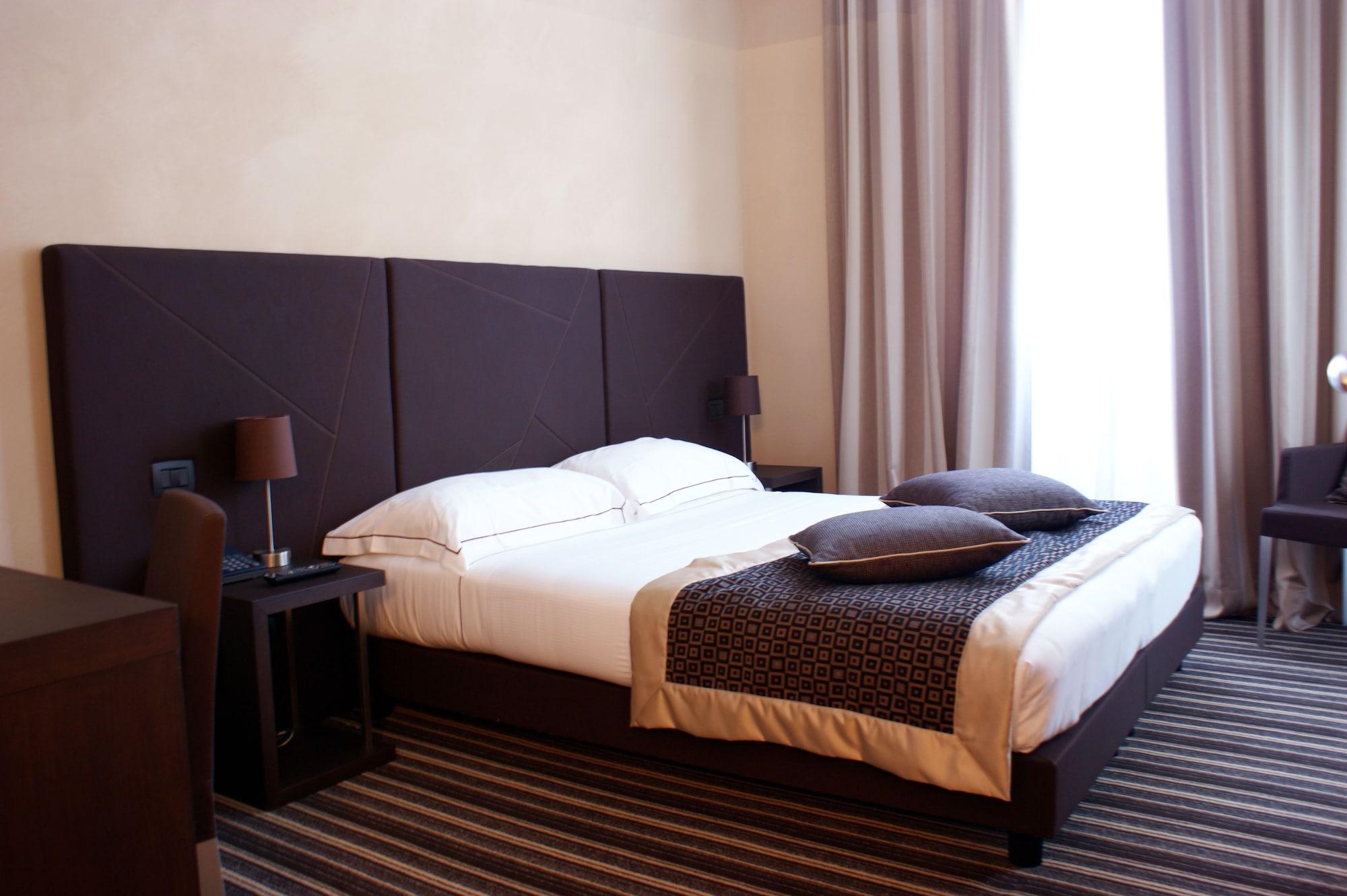 Hotel Principe Di Torino 6/15